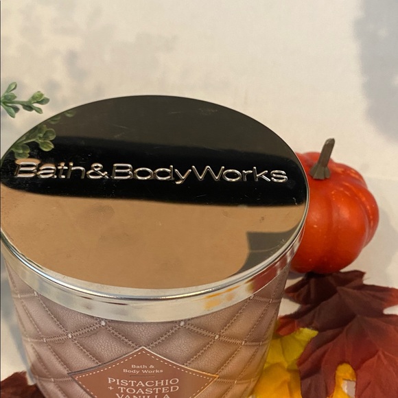 Bath & Body Works “Pistachio & Toasted Vanilla” 3 Wick Candle - Picture 4 of 7